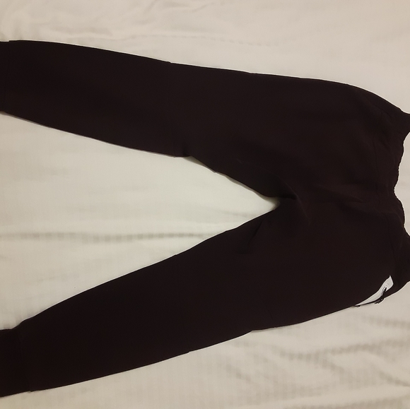 Mens Nike tech fleece joggers burgundy size large, SLIM FIT - Picture 3 of 4